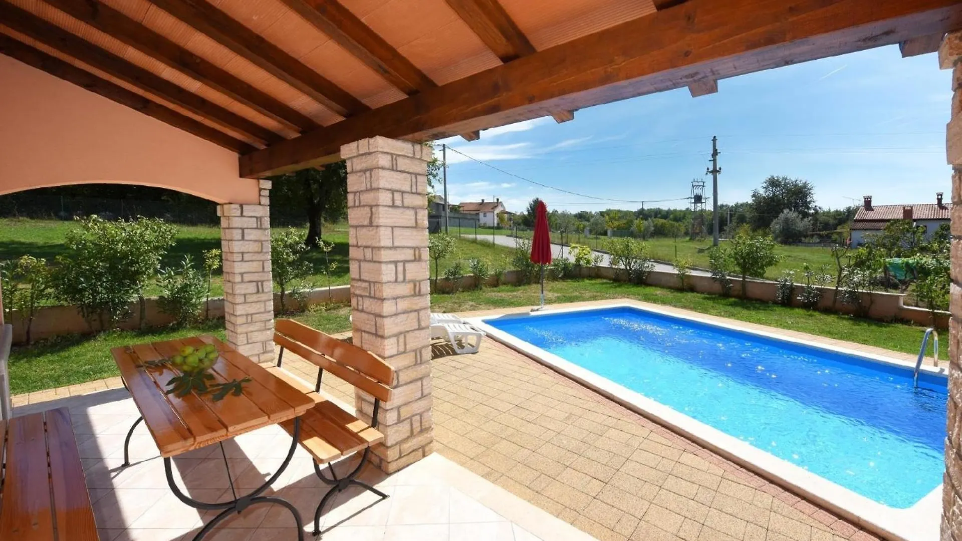 Ferienhaus Mit Privatpool Fuer 6 Personen Ca 115 Qm In Radetici, Istrien Binnenland Von Istrien Mofardini